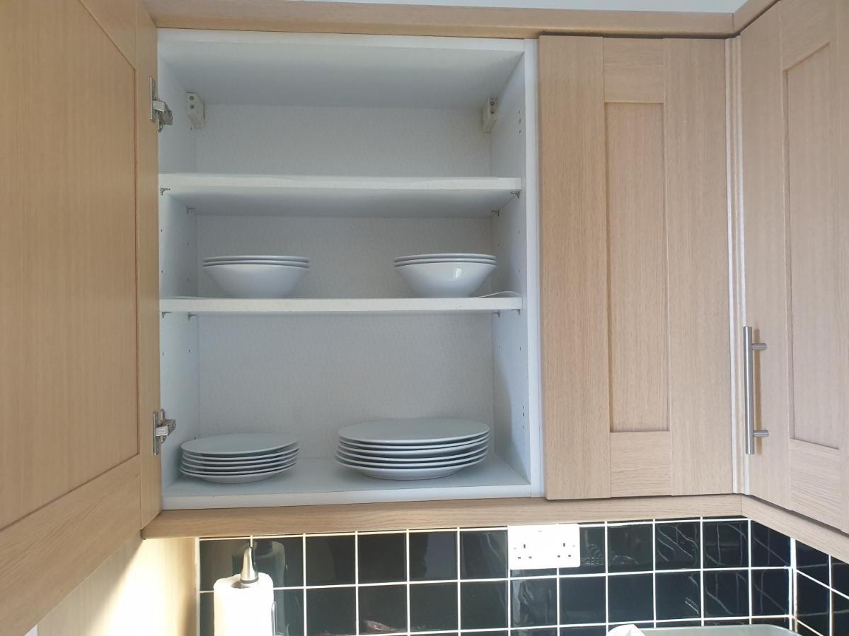 London Luxury 2 Bedroom Flat 5Min Walk From Overground, With Free Wifi, Free Parking-Sleeps X6 อิลฟอร์ด ภายนอก รูปภาพ